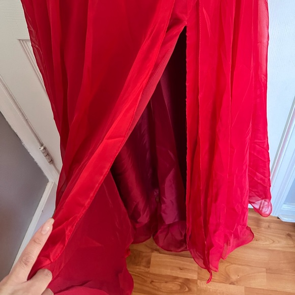 Candy Red Apple Gown. - Picture 8 of 14